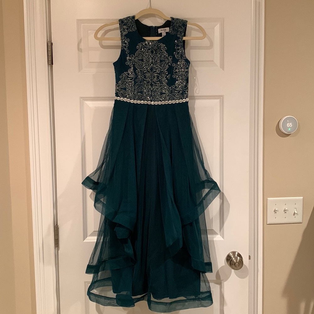 Beautiful girls size 12 sleeveless dress.
